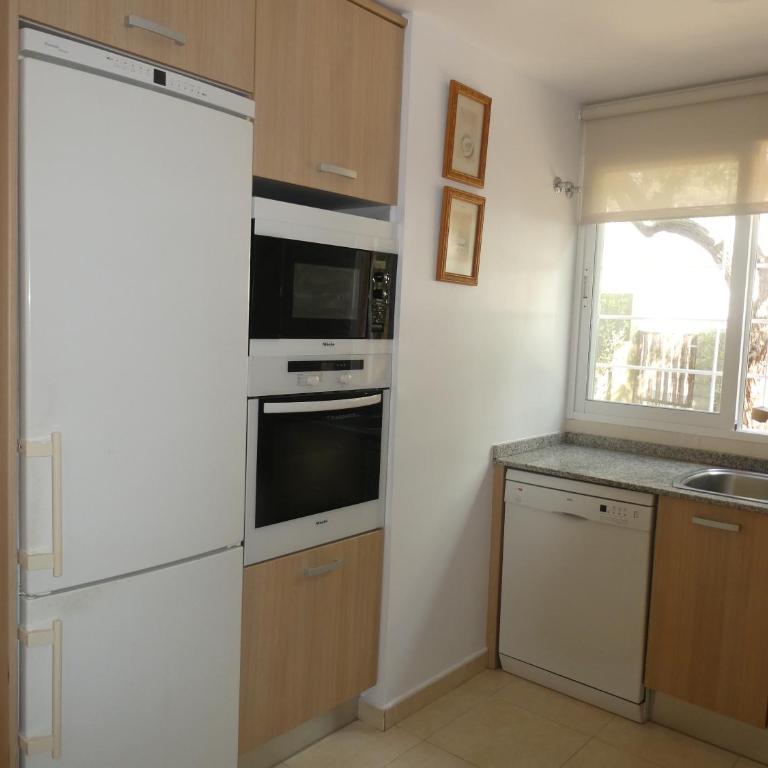 Bahía de les Bassetes - Three-Bedroom House - 16