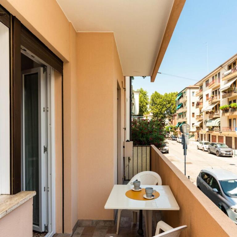 Monti Guesthouse - Monolocale con Terrazza - 14