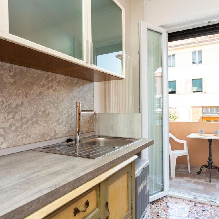 Monti Guesthouse - Monolocale con Terrazza - 24