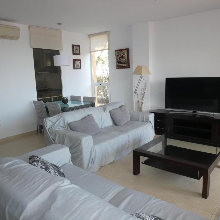 Bahía de les Bassetes - Three-Bedroom House - 6
