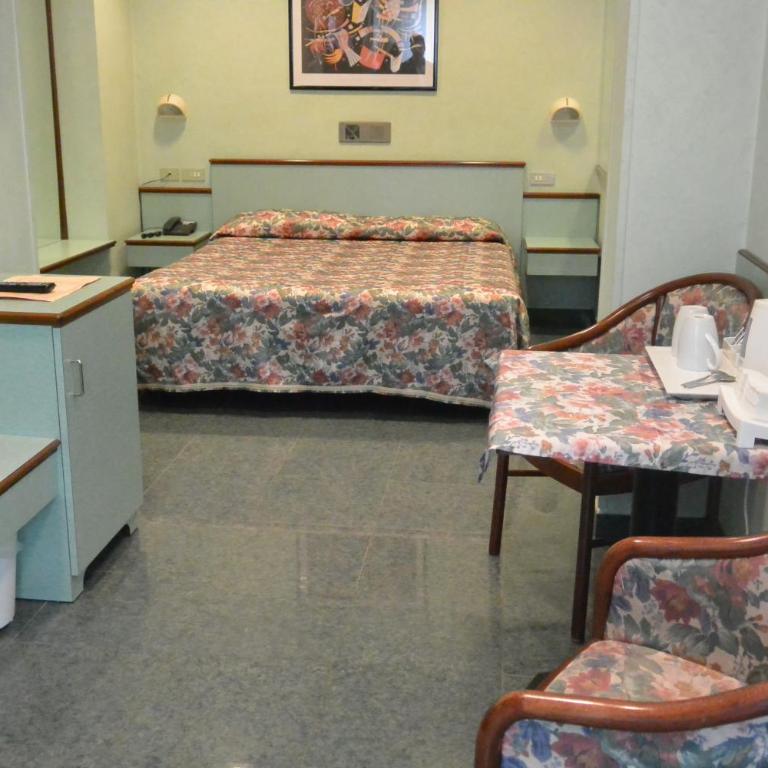 Le Petit Hotel - Standard Double Room - 4