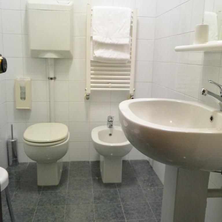 Le Petit Hotel - Economy Double or Twin Room - 2