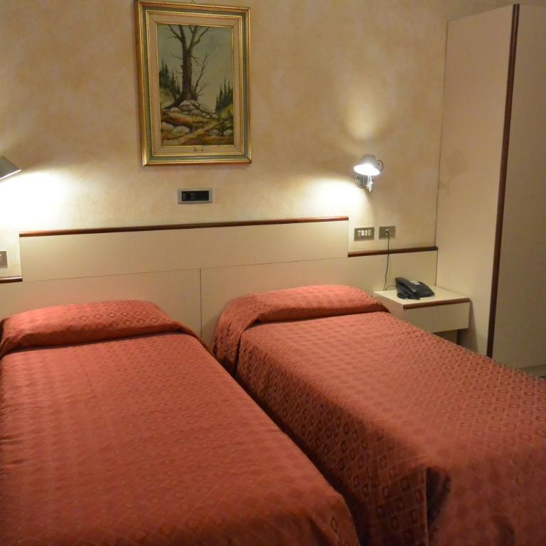 Le Petit Hotel - Economy Double or Twin Room - 4