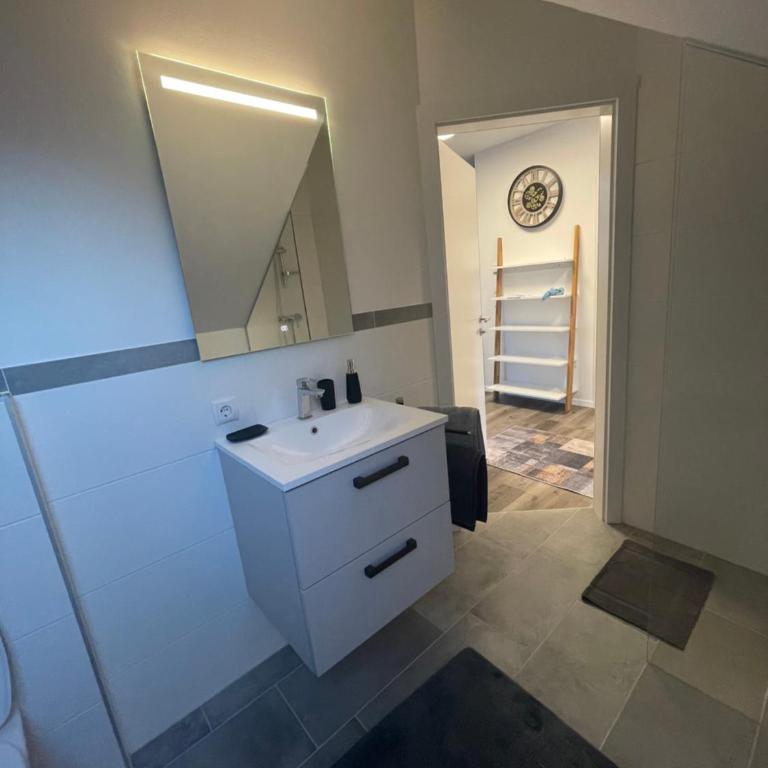 Sorinas Home - Comfortable Apartment near Graz - Free Parking - Apartment mit 1 Schlafzimmer - 5