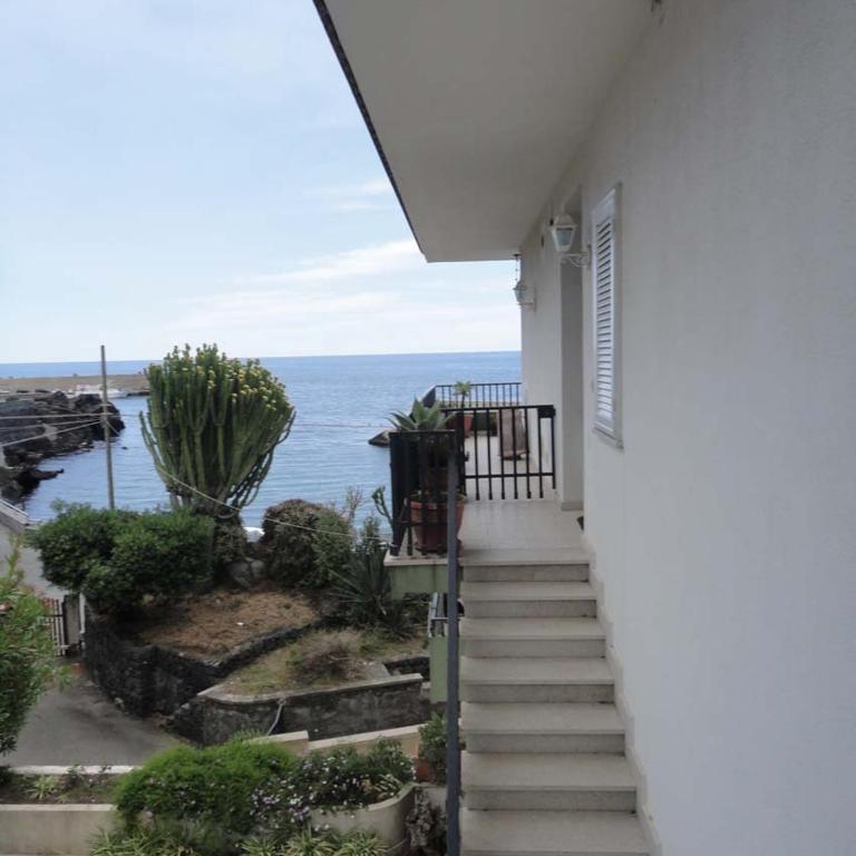 Acirealevacanze - Romantica Camera sul Mare - Appartamento Monolocale con Vista Mare - 12