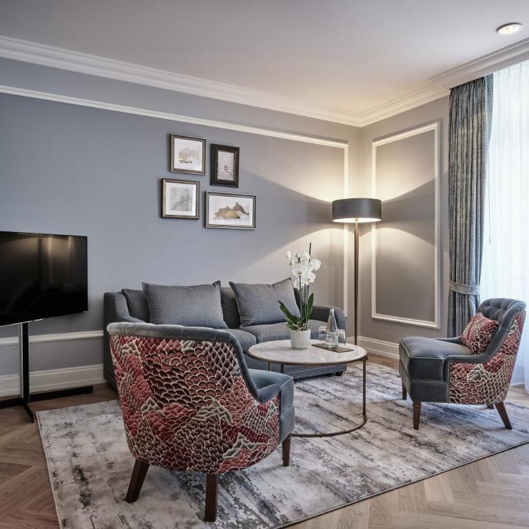 Victoria Jungfrau Grand Hotel & Spa - Superior Junior Suite - 7