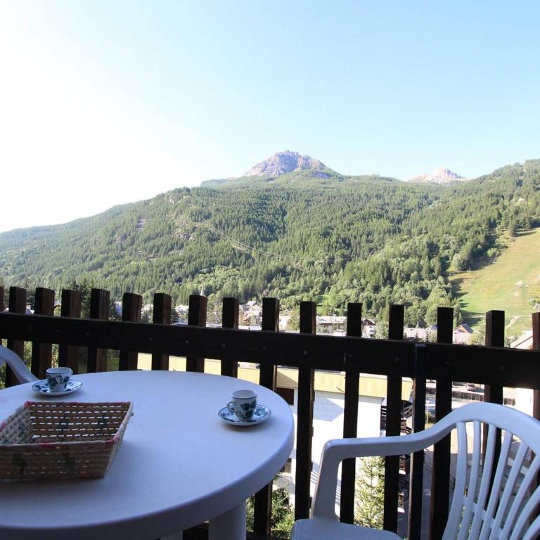 Location idéale, 4 pers à Serre-Chevalier, proche pistes, balcon, TV, coin nuit et casier à ski - Appartement 1 Chambre - 4