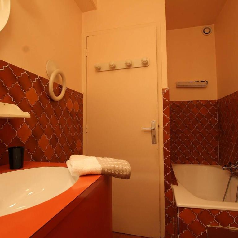 Location idéale, 4 pers à Serre-Chevalier, proche pistes, balcon, TV, coin nuit et casier à ski - Appartement 1 Chambre - 8