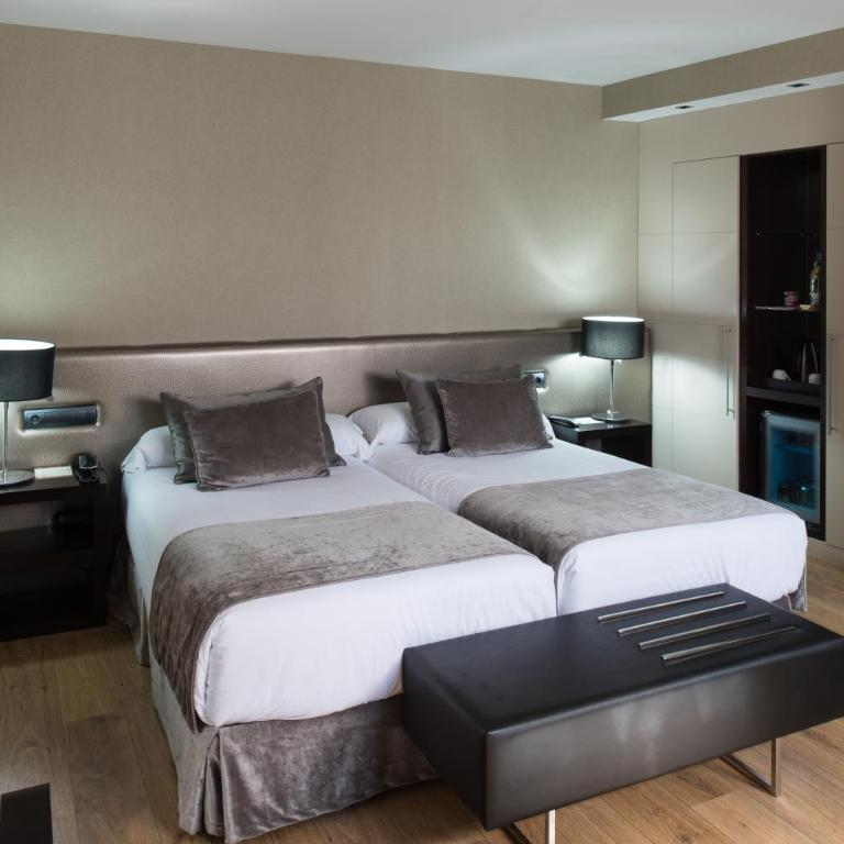 Catalonia Avinyo - Superior Double or Twin Room with Terrace - 3