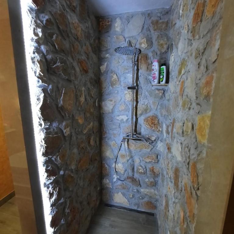 Villa Vinka - Apartment with Balcony - 8