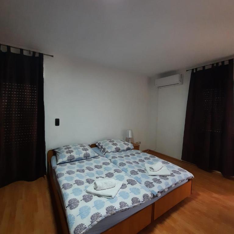 Villa Vinka - Apartment with Balcony - 10