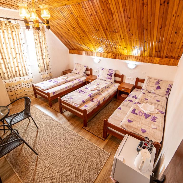 SNAM Rooms&Apartment - Triple Room with Shared Bathroom - 3