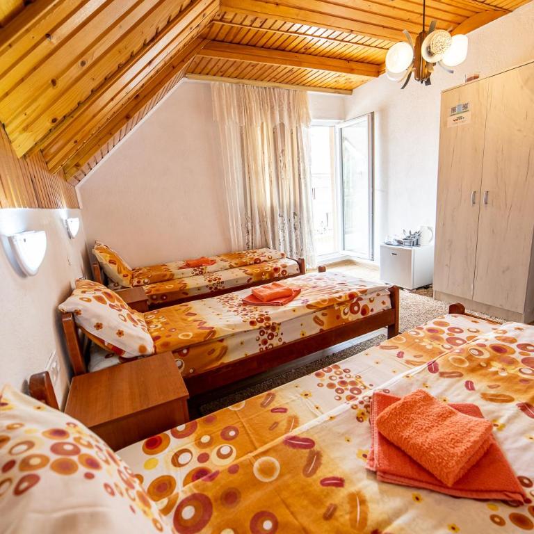 SNAM Rooms&Apartment - Triple Room with Shared Bathroom - 4