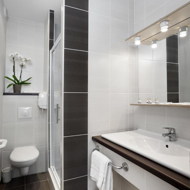 Hôtel Les Nations The Originals Boutique VICHY - Chambre Double ou Lits Jumeaux Confort - 9