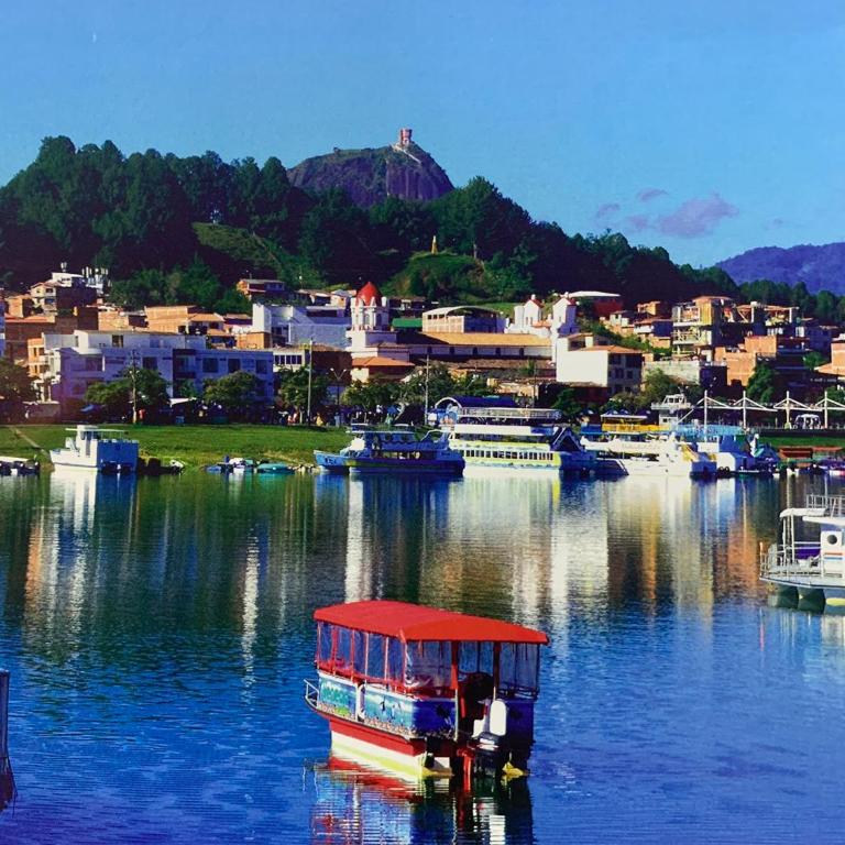 Finca Santa Monica Guatape - Three-Bedroom Villa - 83