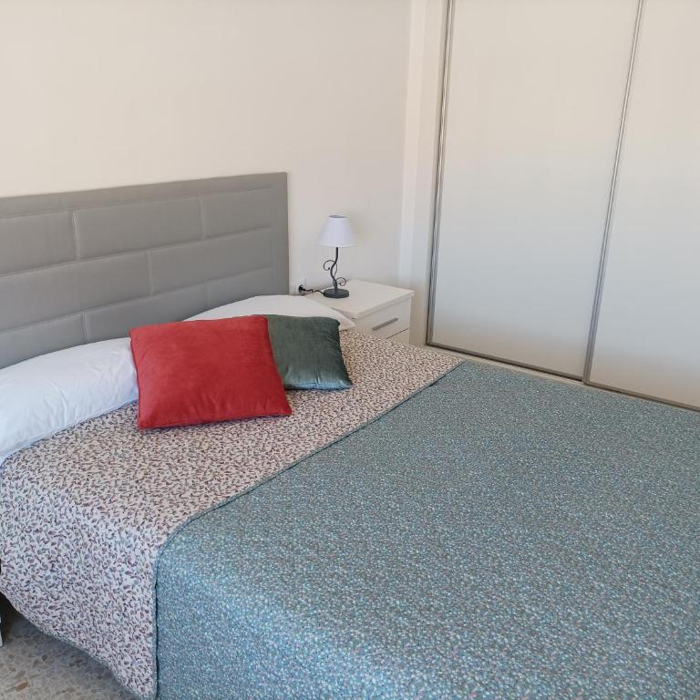 Duplex céntrico con piscina a 100m de la playa. - Apartamento - 3