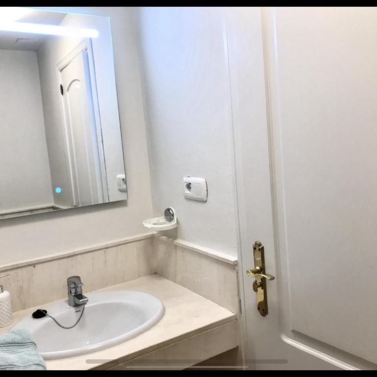 MI CAPRICHO 3-6 BEACHFRONT- Apartment with sea views in Costa del Sol - Two-Bedroom Apartment - 30