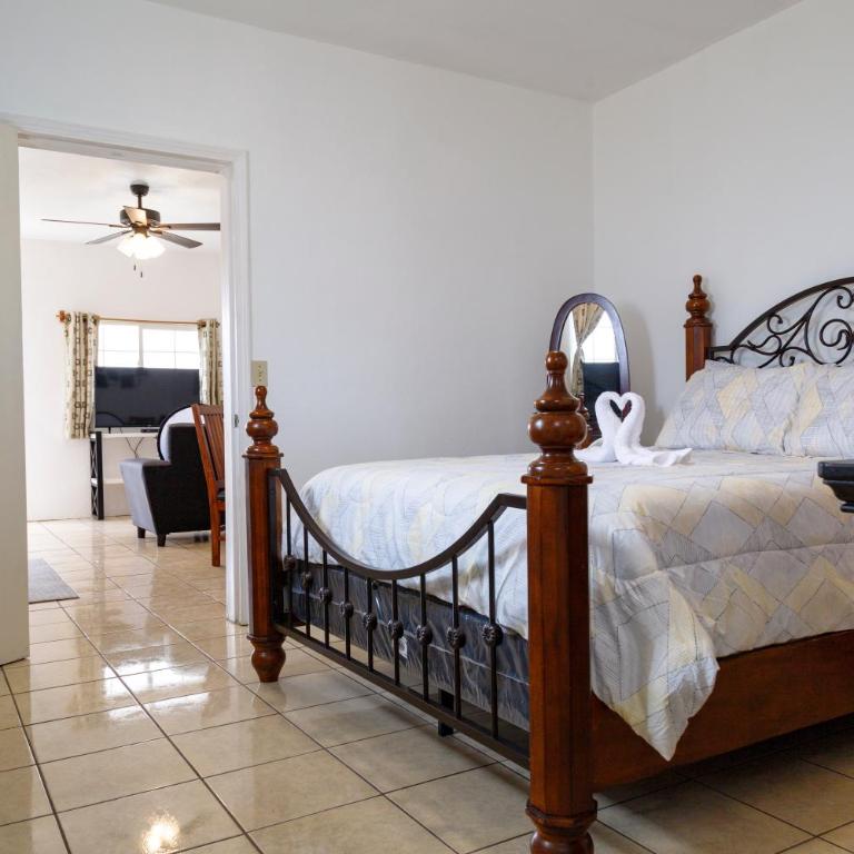 Seaside Adventure Lodging - Apartment with Sea View - 9