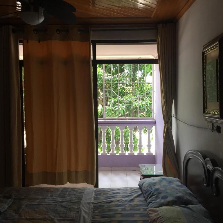 Casa Feliz Hostal - Habitación Doble con balcón - 7