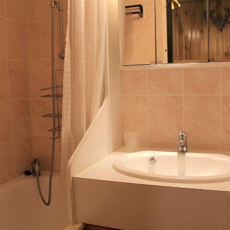Studio Vars Les Claux, balcon, parking, 200m des pistes - FR-1-330B-197 - Appartamento - 11