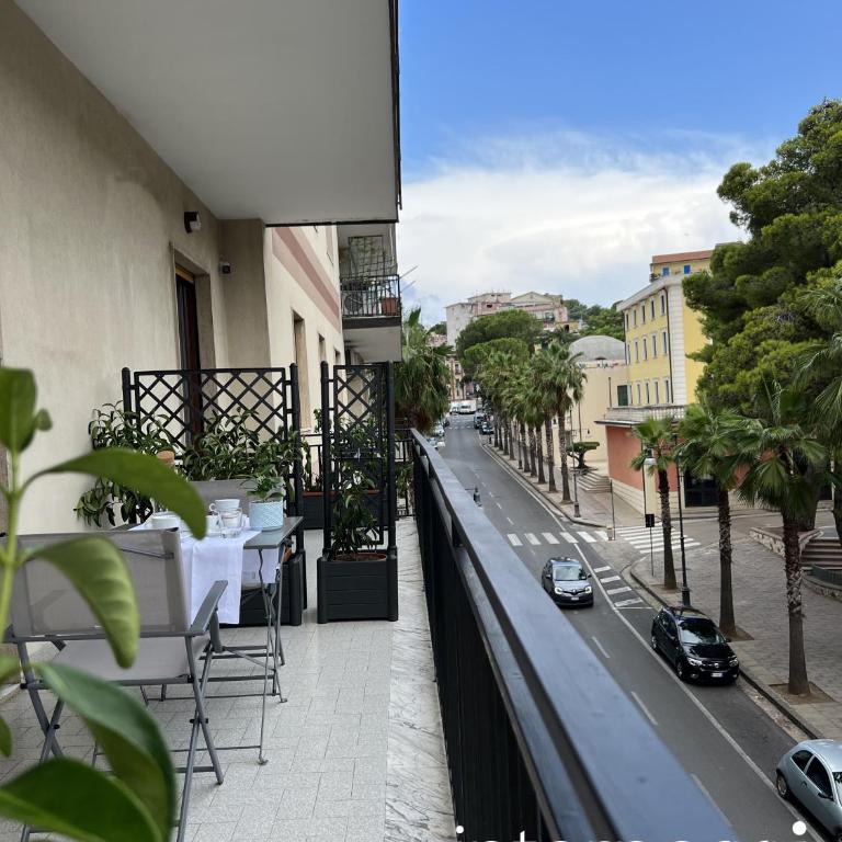 Interno Sei B&B - Camera Matrimoniale con Balcone - 2