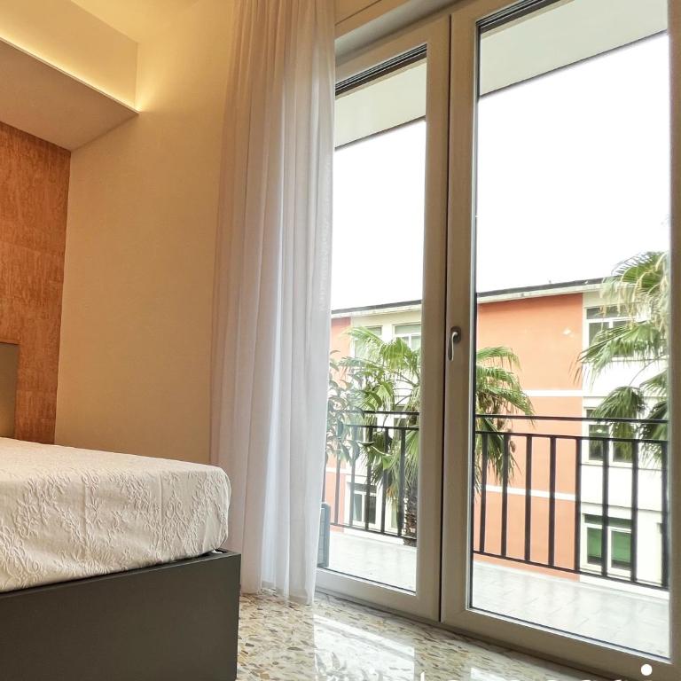 Interno Sei B&B - Camera Matrimoniale con Balcone - 7