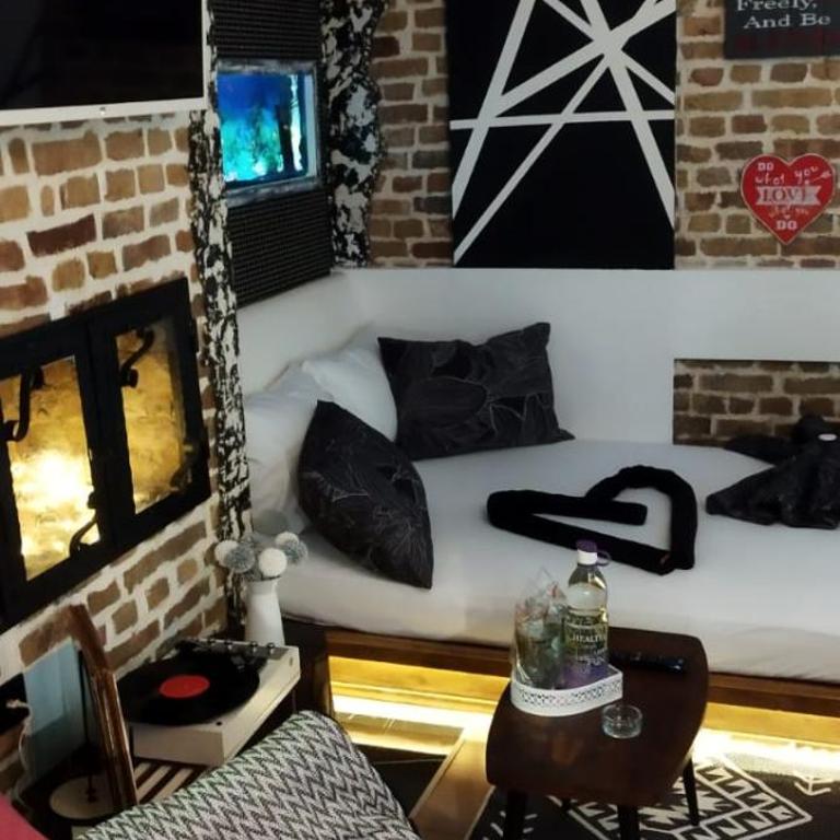 Studio Apartman Black & White Centar Sarajevo free parking - One-Bedroom Apartment - 3