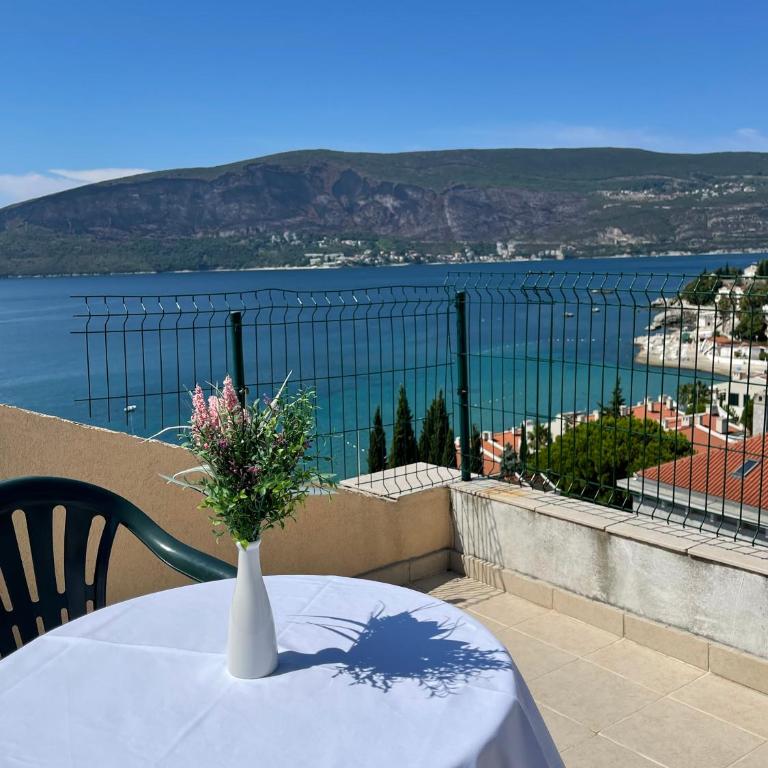 Apartments Milano - Studio with Balcony and Sea View - 1