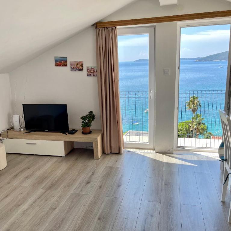 Apartments Milano - Studio with Balcony and Sea View - 6