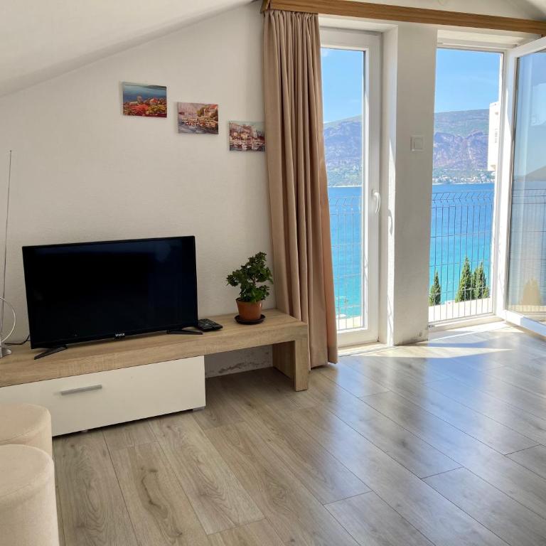 Apartments Milano - Studio with Balcony and Sea View - 7