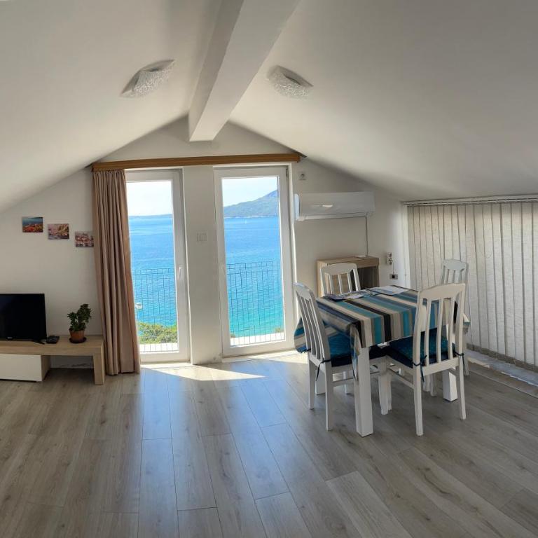 Apartments Milano - Studio with Balcony and Sea View - 10