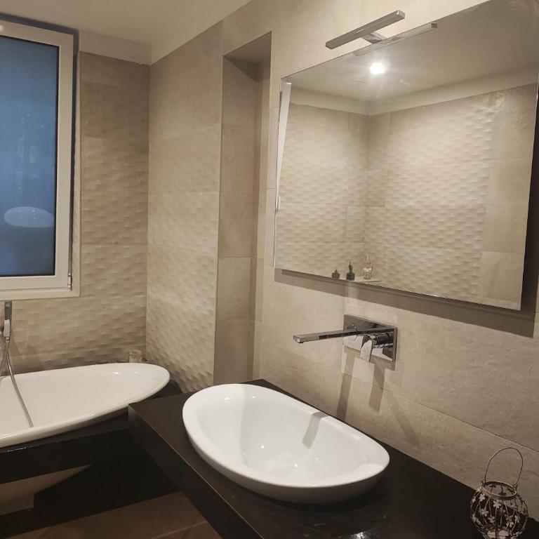 IndaHouse - Two-Bedroom Apartment with Balcony - 11