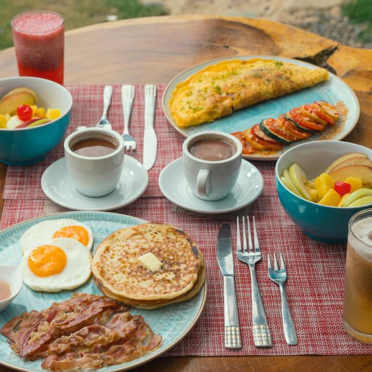 RCH LUXURY HOTEL & POOL - King Suite with Ocean View - 1