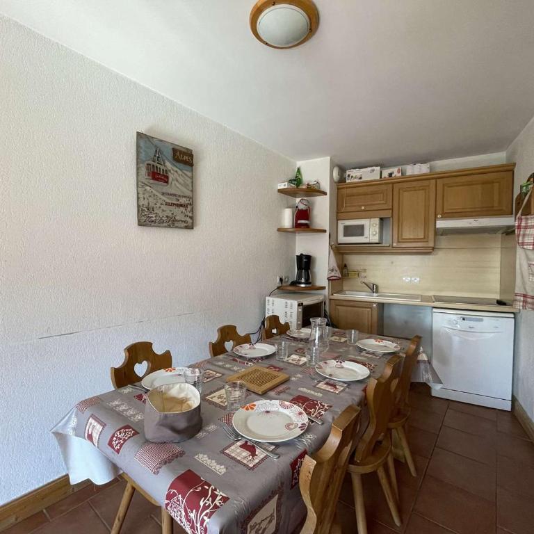 Appartement 3 pièces à Praz-sur-Arly avec parking - Appartement 2 Chambres - 10