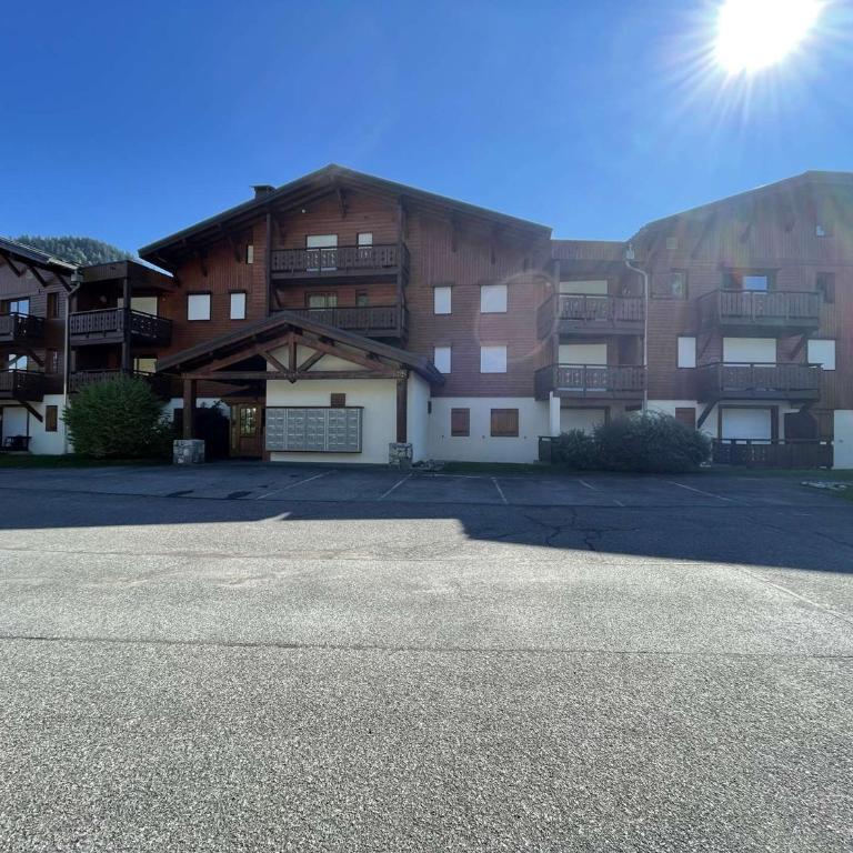 Appartement 3 pièces à Praz-sur-Arly avec parking - Appartement 2 Chambres - 15