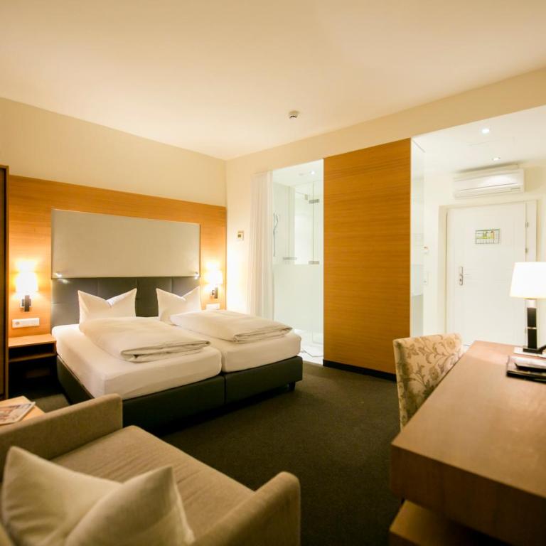 Hotel Sailer - Camera Business con Bagno con Pareti in Vetro - 3