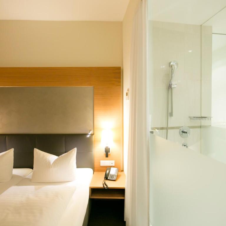 Hotel Sailer - Camera Business con Bagno con Pareti in Vetro - 1
