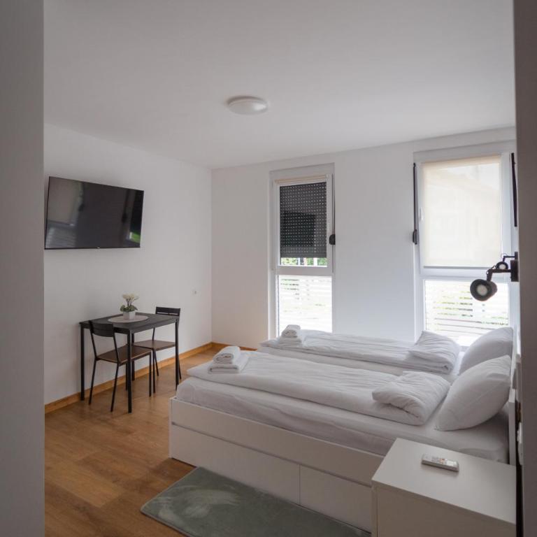 Pansion Hukić B&B - Deluks Dvokrevetna Soba sa Bračnim Krevetom/Zasebnim Krevetima - 1