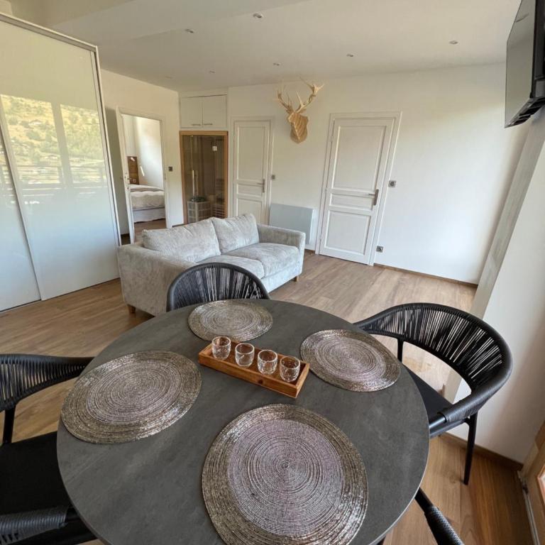 Magnifique appartement classé 4 étoiles avec Sauna et terrasse dans chalet - Appartement avec Vue sur la Montagne - 2