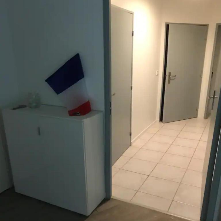 APPARTEMENT ENTIER dans une résidence privée avec gardien, piscine et aire de jeux pour enfants - Appartement 1 Chambre - 8
