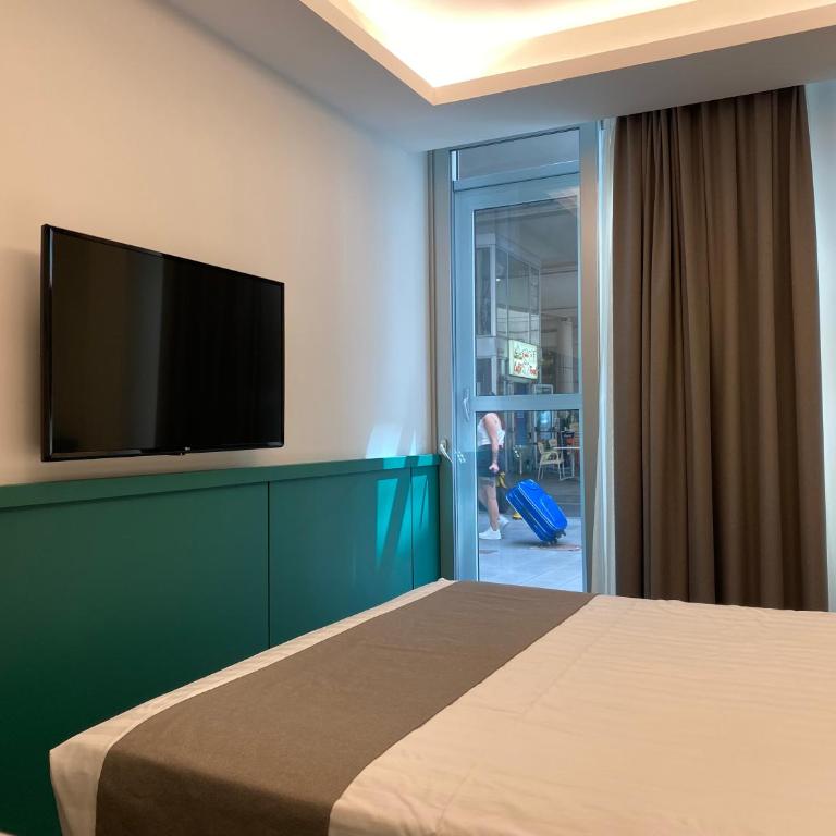 Smart Hotel Napoli - Camera Standard Matrimoniale o Doppia con Letti Singoli con vista interna in galleria - 4