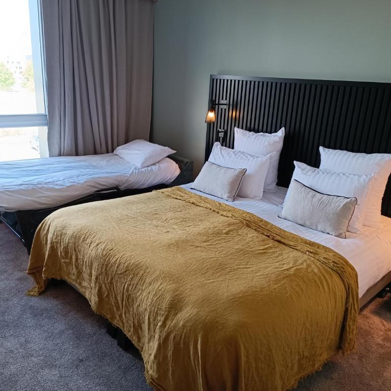 Golden Tulip Reims Bezannes - Chambre Standard avec 1 Lit King-Size et 1 Canapé-Lit - 4