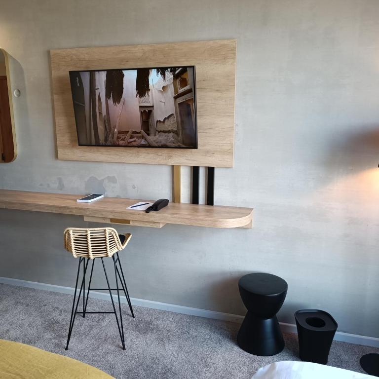 Golden Tulip Reims Bezannes - Chambre Standard avec 1 Lit King-Size et 1 Canapé-Lit - 3