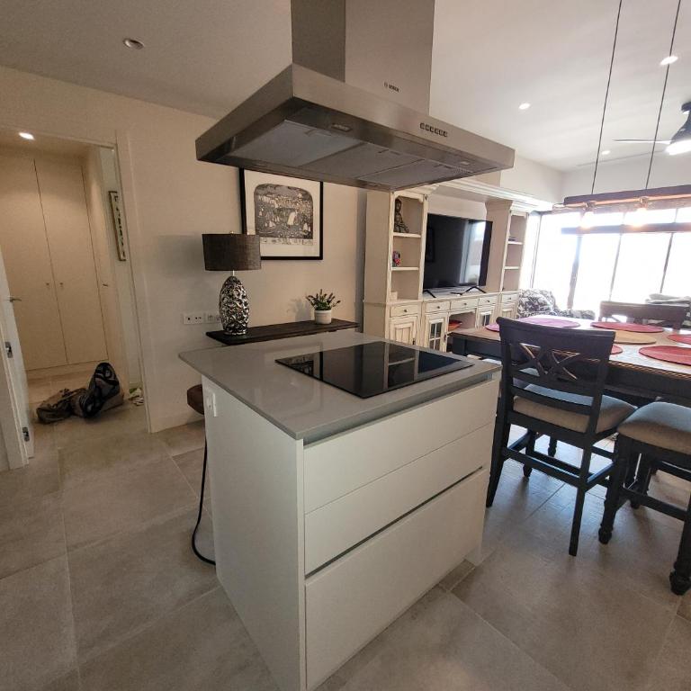 Stunning Apartment La Cala de Mijas - Walking Distance to the Beach and Town - Pool Open - Apartamento de 2 dormitorios - 12