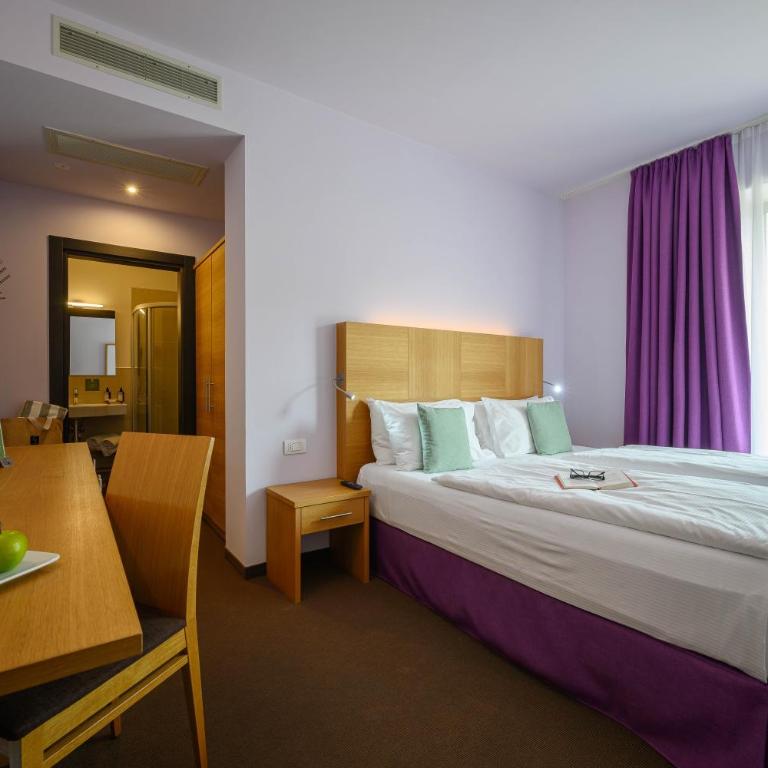 Active & Family Hotel Gioiosa - Camera Matrimoniale con Balcone - 1