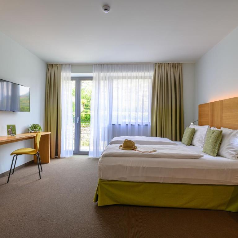 Active & Family Hotel Gioiosa - Camera Matrimoniale Comfort con Balcone - 1