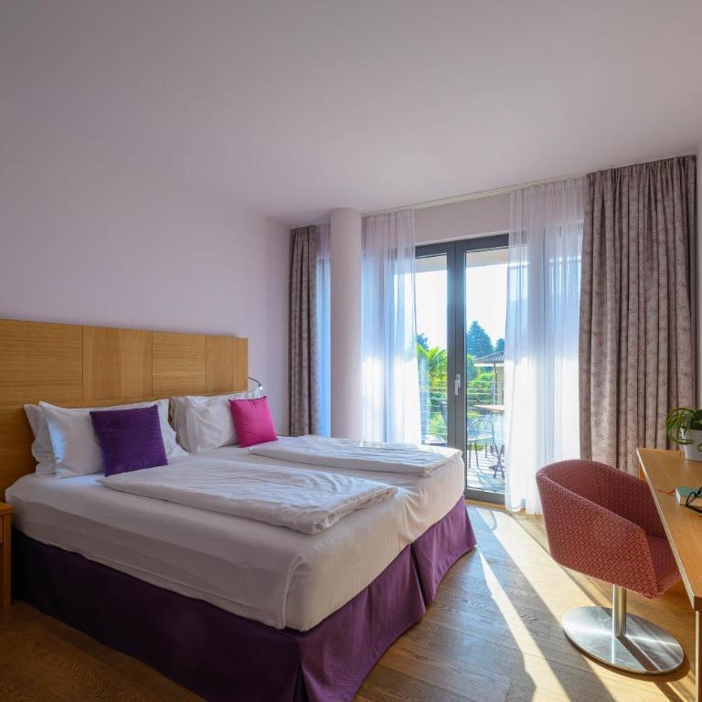 Active & Family Hotel Gioiosa - Camera Matrimoniale Comfort con Balcone e Vista Lago - 1
