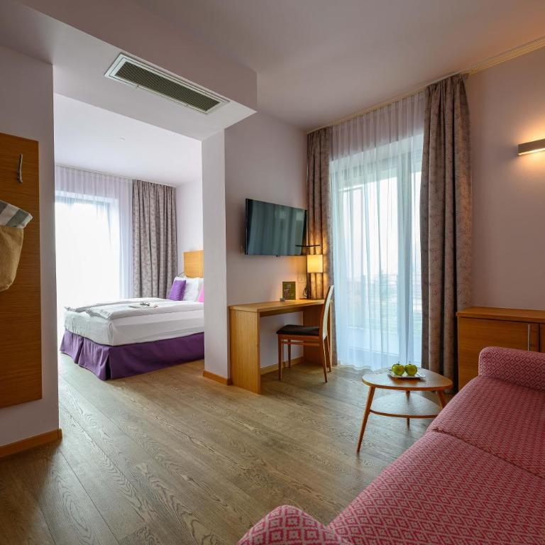 Active & Family Hotel Gioiosa - Camera Matrimoniale Comfort con Balcone e Vista Lago - 3