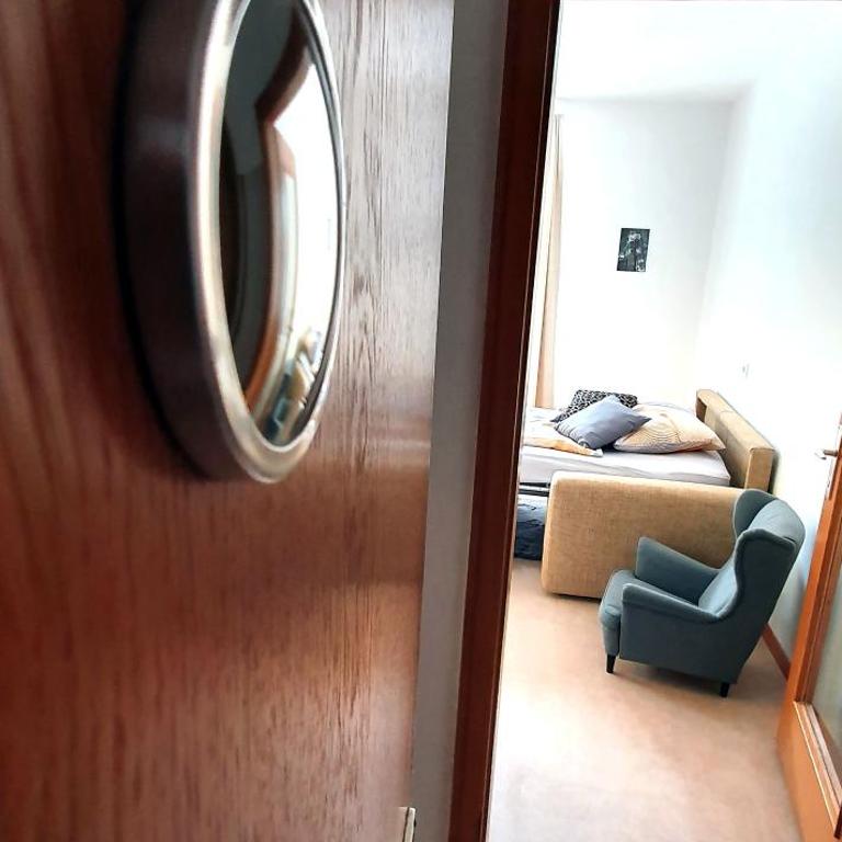 Zweizimmer-Wohnung mit Parkgarage - Apartment mit 1 Schlafzimmer - 2