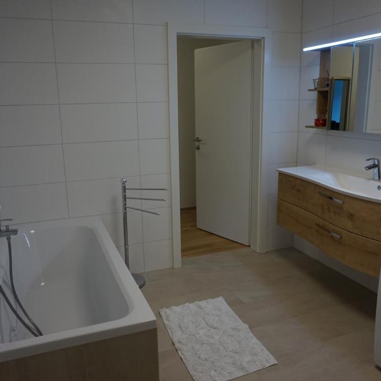 Ferienwohnung Karasek Deluxe - Apartment mit Seeblick - 25